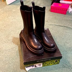 Venetta Lugg Boot🤩: Super cute, stylish.